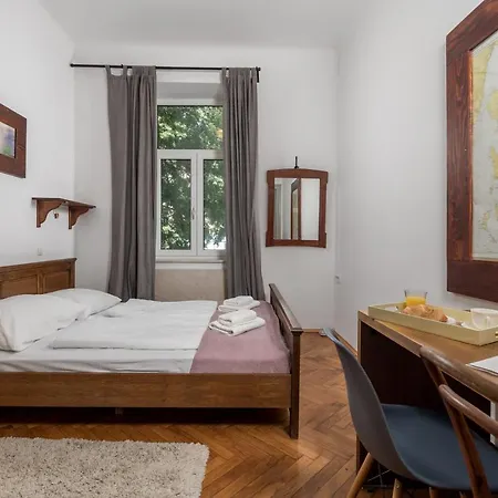 4 Bedroom 公寓