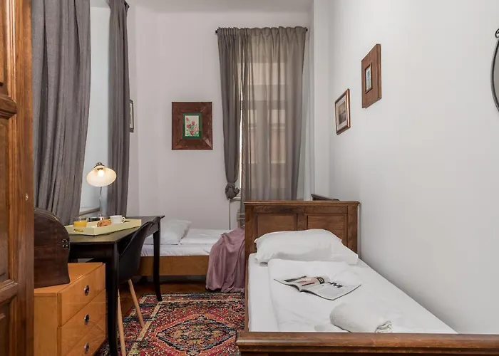 4 Bedroom شقة *