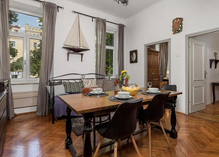 4 Bedroom شقة *