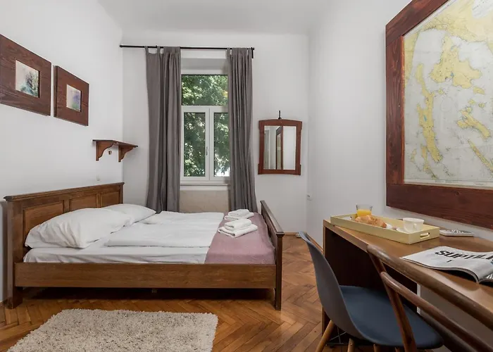 4 Bedroom Apartament